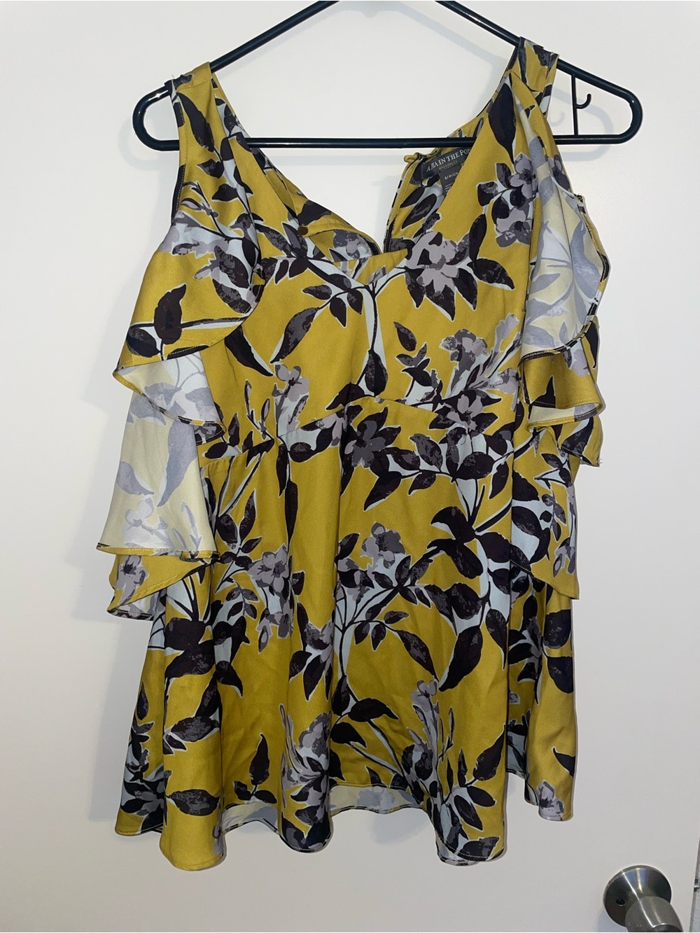 A pea in the pod maternity blouse